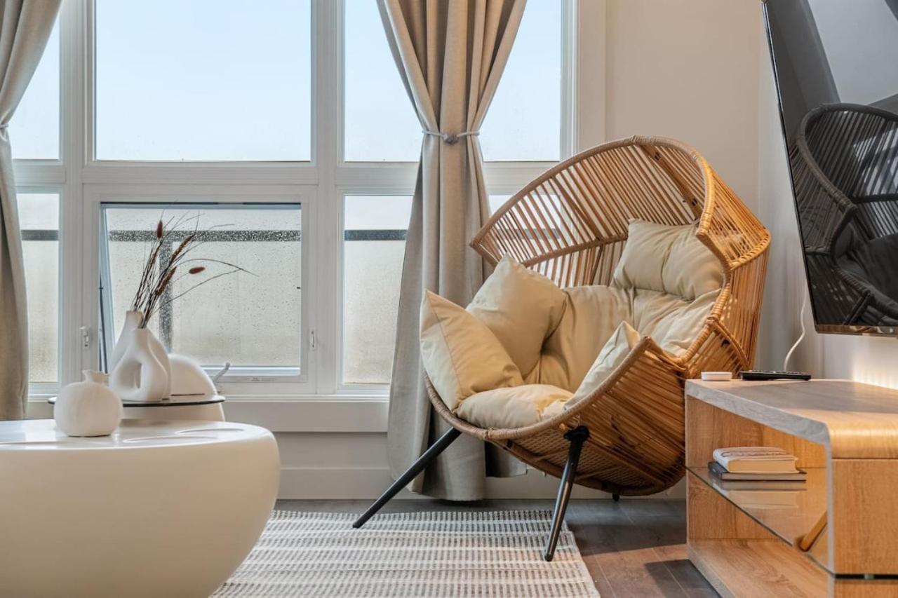 Upscale Penthouse Stay With Mountain & City Views, Free Parking, Bbq Grill, Office Space & More YYC Buitenkant foto
